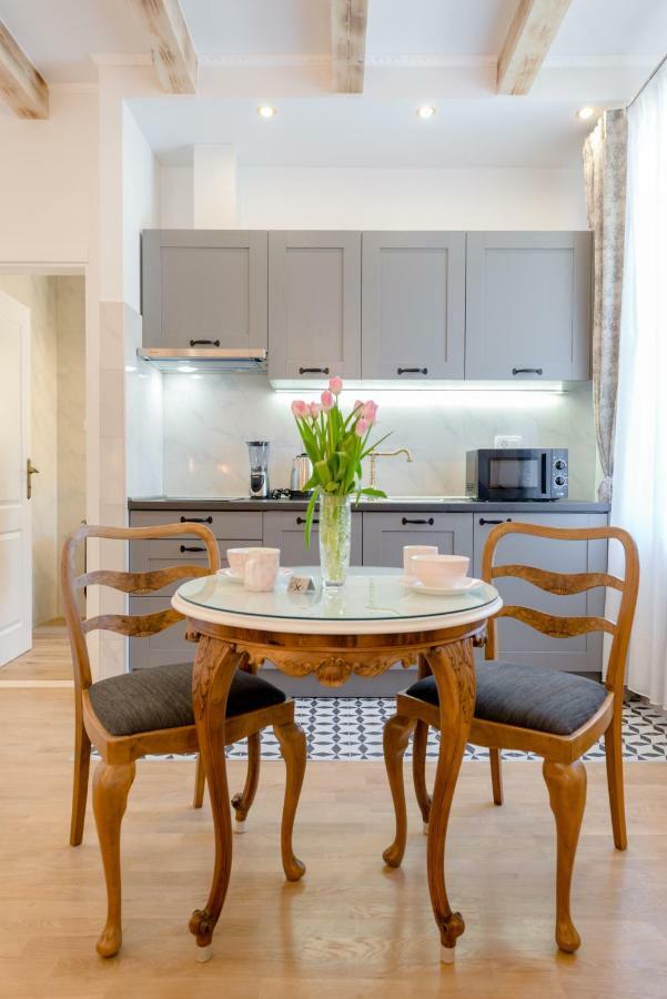 Le Monde Luxury Accommodation Split Bagian luar foto